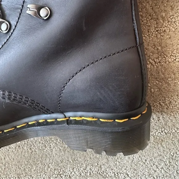 NIB Dr. Martens 1460 Serena Collar Streeter Milo Fur Lined Boots Black Sz US 7