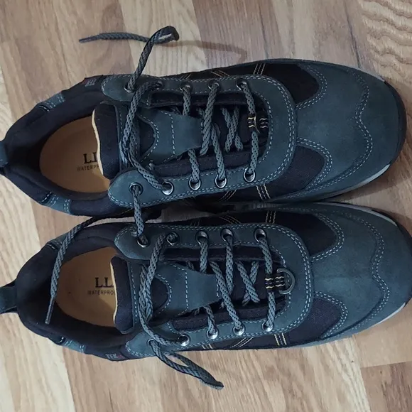 NIB Mens L.L. Bean Hiking Shoes Size 9