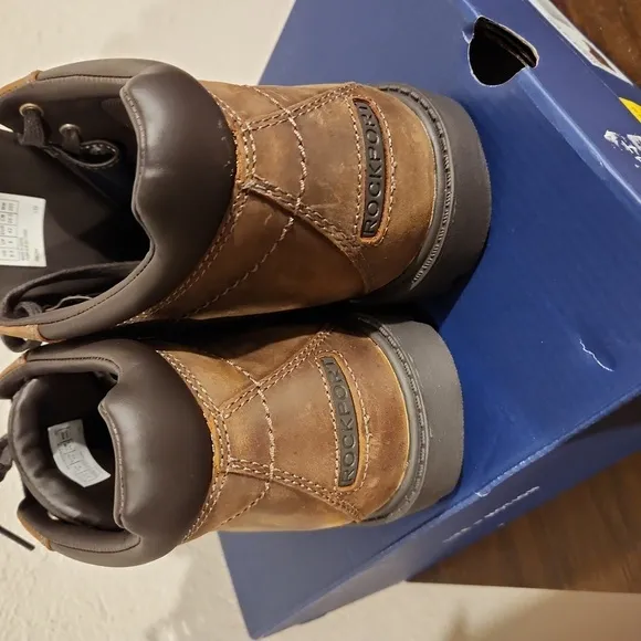 NIB MENS ROCKPORT STORM SURGE PLAIN TOE BOOTS SIZE 8.5 W