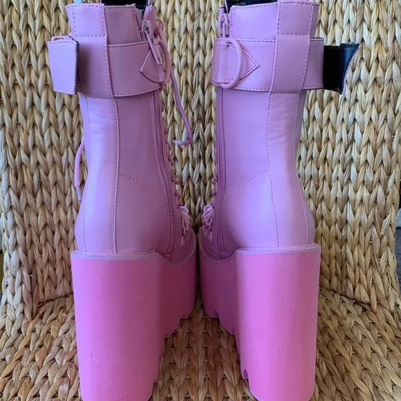 NIB Sugar Thrillz x Dolls Kill Pink Traitor Boot