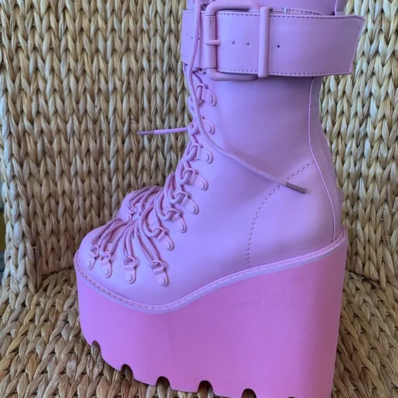 NIB Sugar Thrillz x Dolls Kill Pink Traitor Boot