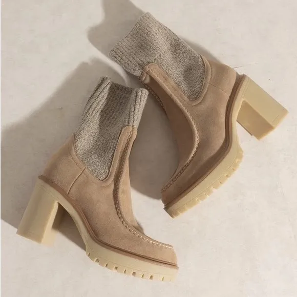 NIB THICK LUG SOLE BOOTS WITH COZY SWEATER ANKLES AND FAUX SUEDE SHOE - SIZE 6.5