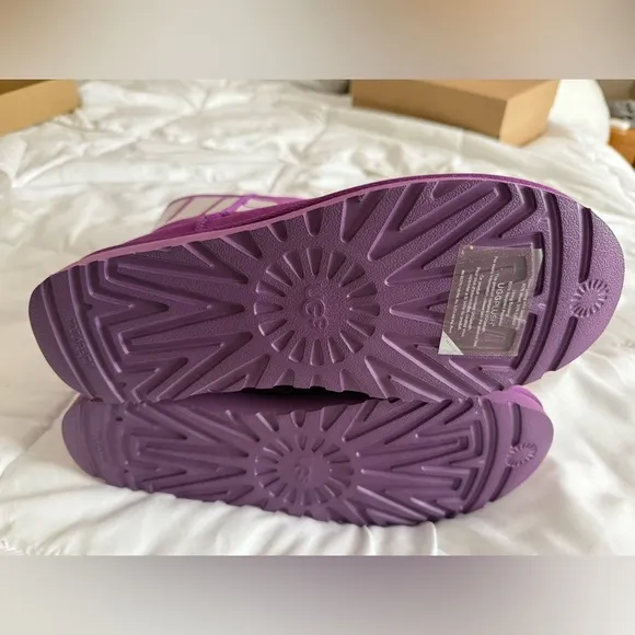NIB UGG Classic Short II Chopd Boots - Purple