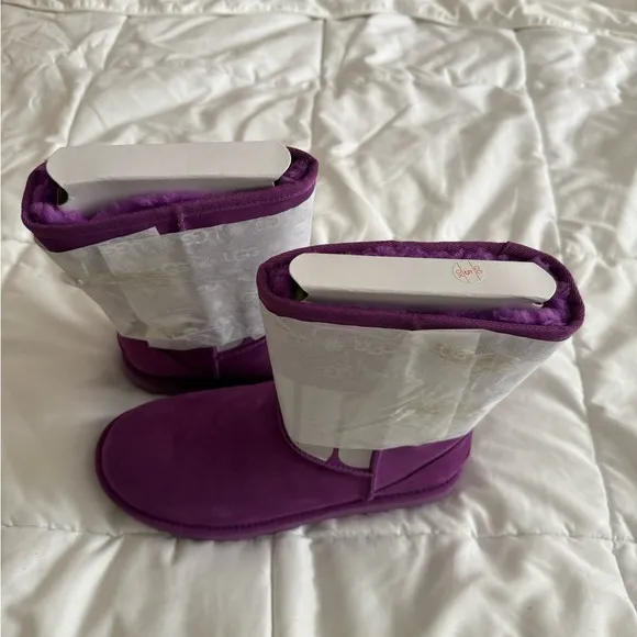 NIB UGG Classic Short II Chopd Boots - Purple
