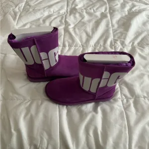 NIB UGG Classic Short II Chopd Boots - Purple