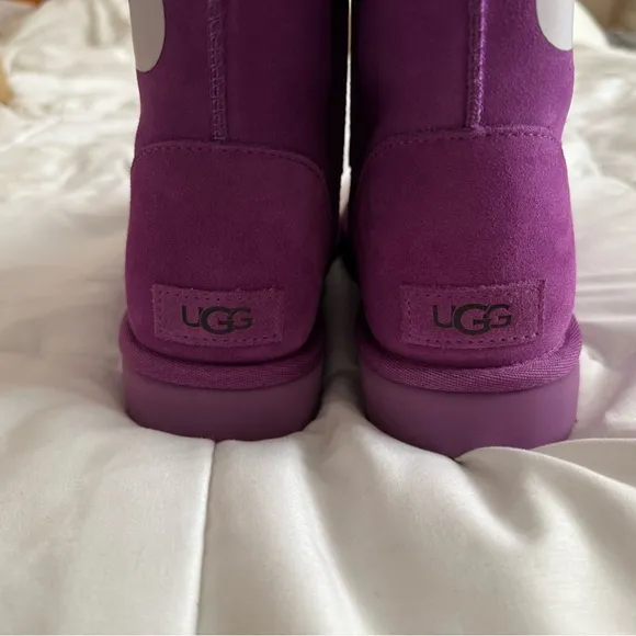 NIB UGG Classic Short II Chopd Boots - Purple