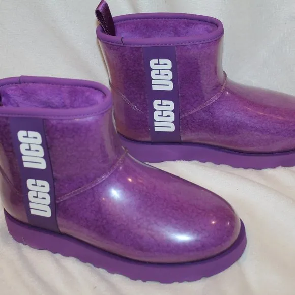 NIB UGG WOMEN'S‎ CLEAR SHEARLING LINED LOGO BOOTS PURPLE