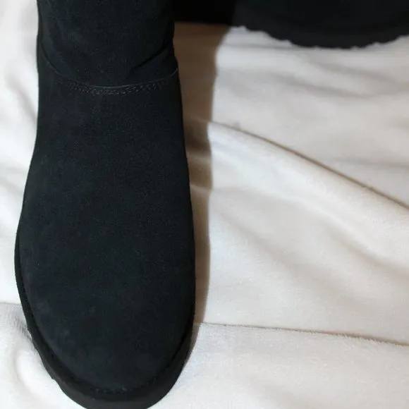 NIB UGG WOMEN'S KRISTIN SUEDE AND SHEARLING SLIM STYLE MINI BOOTS BLACK‎