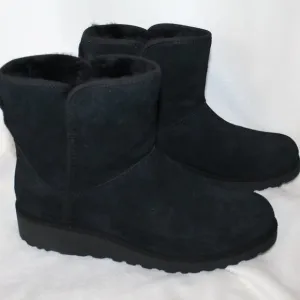 NIB UGG WOMEN'S KRISTIN SUEDE AND SHEARLING SLIM STYLE MINI BOOTS BLACK‎