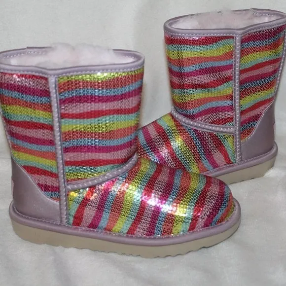 NIB UGG WOMEN'S SEQUIN RAINBOW CLASSIC SHORT SHEARLING LINED‎ BOOTS