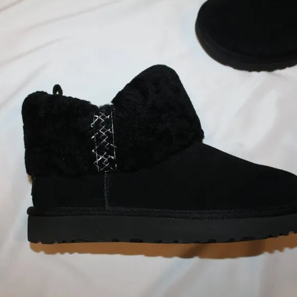 NIB UGG WOMEN'S ULTRA MINI SUEDE SHEARLING‎ BRAID ACCENT ANKLE BOOTS BLACK