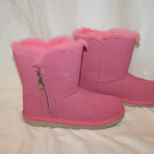 NIB UGG‎ YOUTH 4 5 6 WOMEN'S 6 7 8 WATER RESISTANT BAILEY ZIP SHORT SUEDE BOOTS