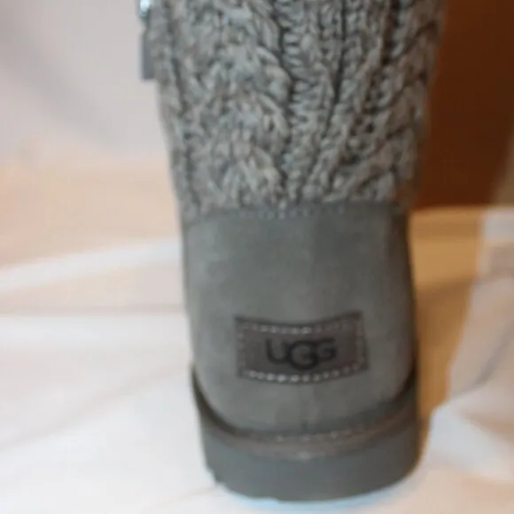 NIB UGG YOUTH 5 6 WOMEN'S 7 8‎ TALL CARDY KNIT GRAY BOOTS