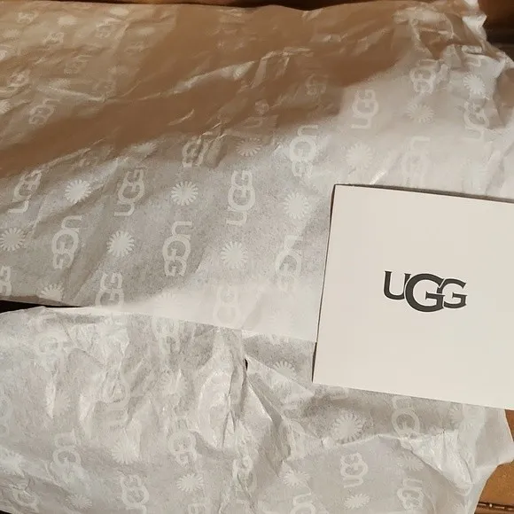 NIB Woman's Short Ugg Boots with Side Zipper Size 12