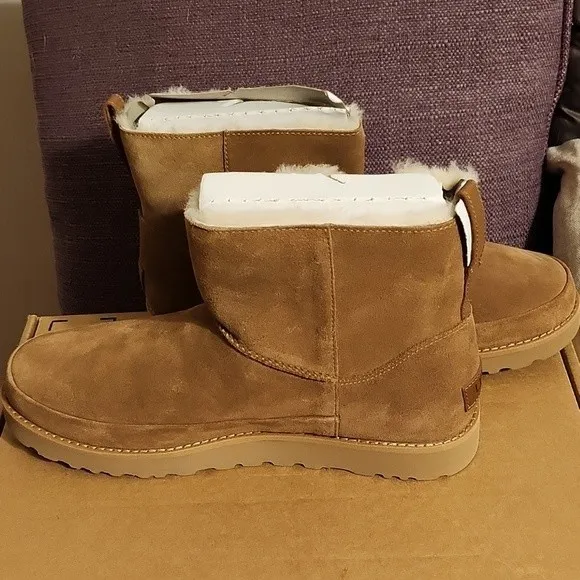 NIB Woman's Short Ugg Boots with Side Zipper Size 12