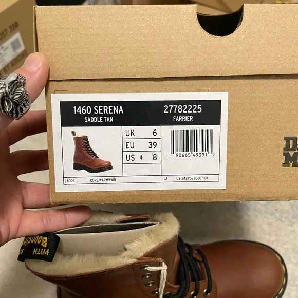 NIB Women’s Size 8 (Euro Sz 39) Dr. Martens 1460 Fur-lined Combat Boots In Brown