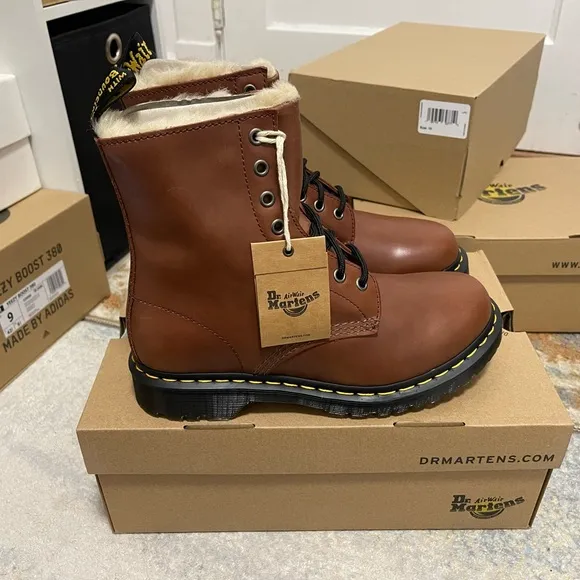 NIB Women’s Size 8 (Euro Sz 39) Dr. Martens 1460 Fur-lined Combat Boots In Brown