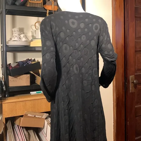 NICHE BY NILGUN DERMAN BLACK “COZY DOT KNIT” BLACK BUBBLE HEM DRESS