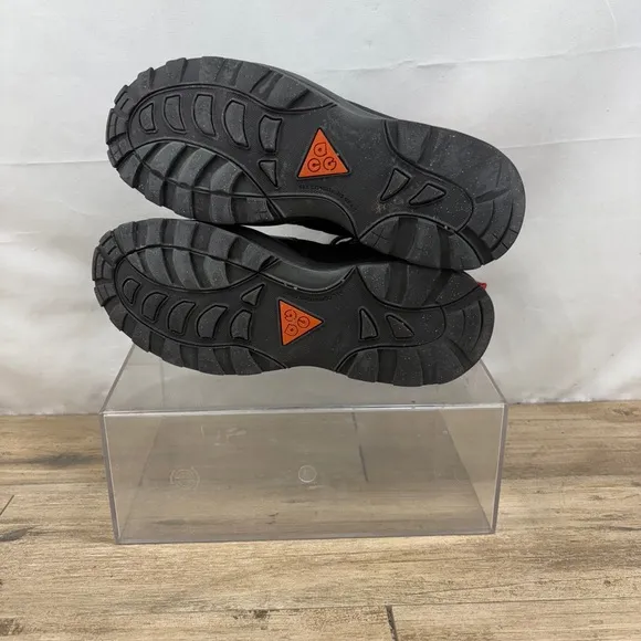 Nike Acg Manoa Black/Red Hiking Boots Mens Size 11