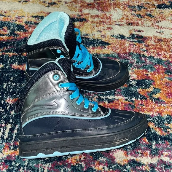 Nike ACG Woodside 2 High Hiking Trail Shoe