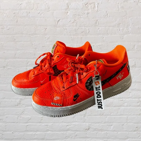Nike Air Force 1 &quot;Just Do It&quot; Size 6Y Like New
