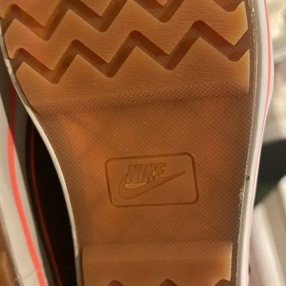 NIKE Carico Mid-calve Leather Dark Brown Cinder Boots Shoes - Womens Size 5.5