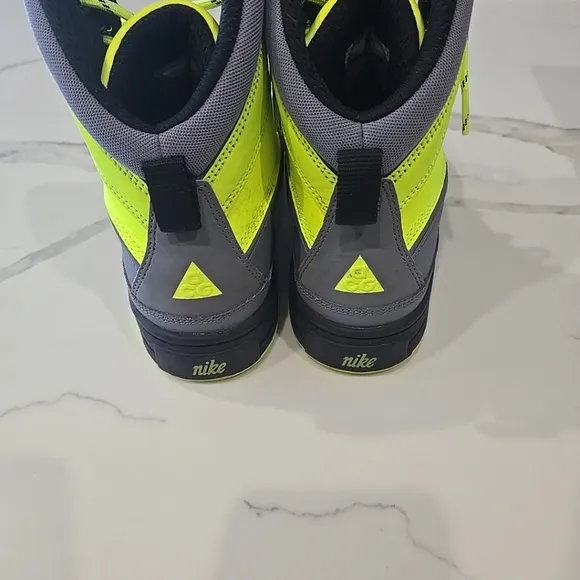 Nike High ACG Woodside 2 - youth 6 boots
