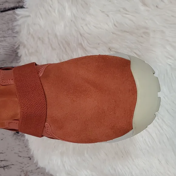 Nike Suede Golkana Boot in 'Dusty Peach' — Faux Fur Lining — Women's Size 8.5