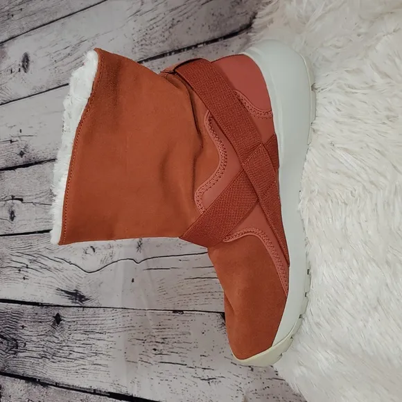 Nike Suede Golkana Boot in 'Dusty Peach' — Faux Fur Lining — Women's Size 8.5