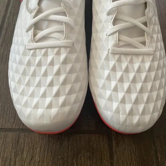 Nike Tiempo Legend 8 Soccer Cleats Boots Mens 10 White Flash Crimson AT6107