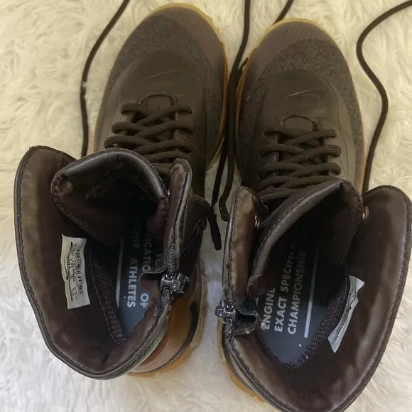 NIKE ZOOM KYNSI JACQUARD/FAUX LEATHER,WOMEN,BROWN/TAN WATERPROOF BOOTS.SIZE-7.5