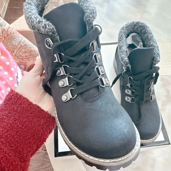 Nine West Gohike Lace-Up Ankle Boots - NWB