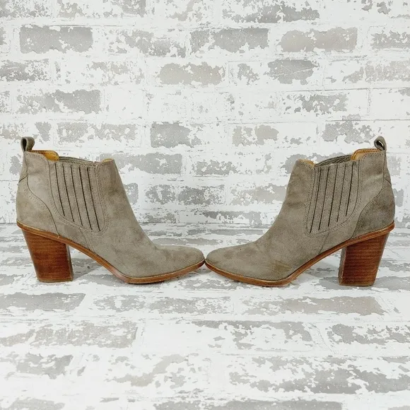 Nine West Mayley Grey Vegan Suede Block Heel Pull On Ankle Boots T243