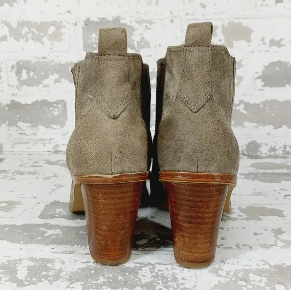 Nine West Mayley Grey Vegan Suede Block Heel Pull On Ankle Boots T243