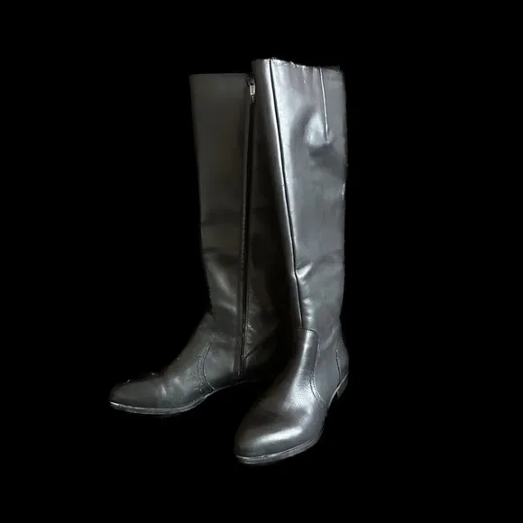Nine West tall Nicolah Leather Boots, barely used no scuffs or scratches sz 7.5