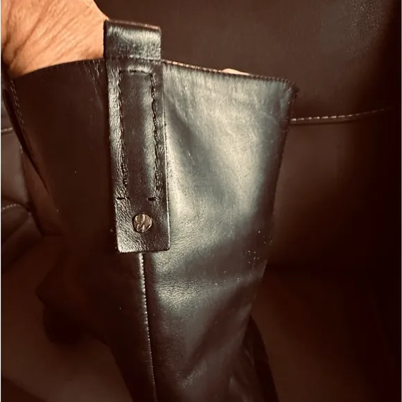 Nine West tall Nicolah Leather Boots, barely used no scuffs or scratches sz 7.5