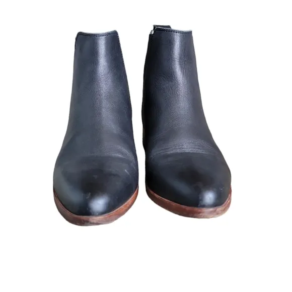 NISOLO CHELSEA BOOT black leather short bootie luxury designer minimalist Size 6