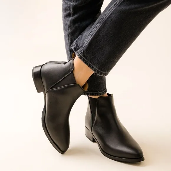 Nisolo Eva Everyday Chelsea boots black sz 7