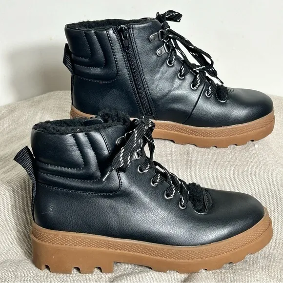 Nordstrom Rack NWOB CHIARA Black Lace Up Faux Fur Lined Lug Boots- Size 7