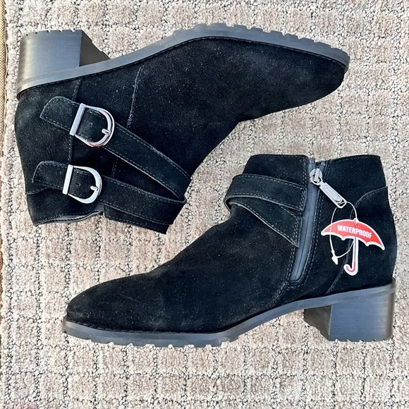 NWOB $160 WATERPROOF Blondo Sway Bootie - Black Suede