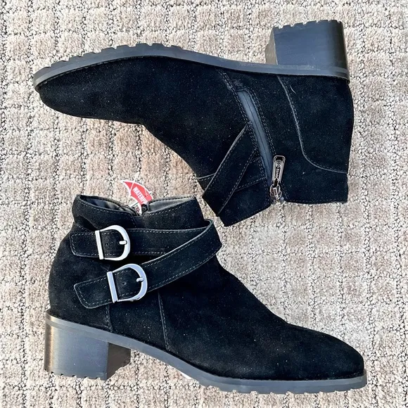 NWOB $160 WATERPROOF Blondo Sway Bootie - Black Suede