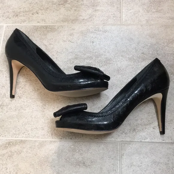 NWOB Cole Haan (Nike air) platform peep toe heels 10 Black