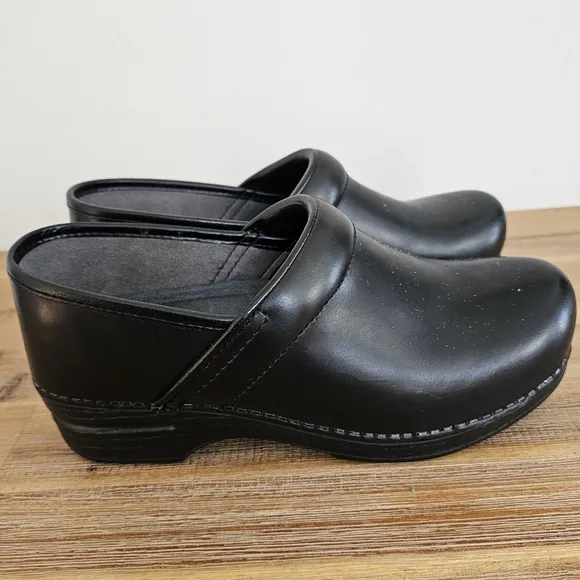 NWOB DANSKO XP 2.0 Womens Professional Waterproof Black Leather Shoes Clogsno
