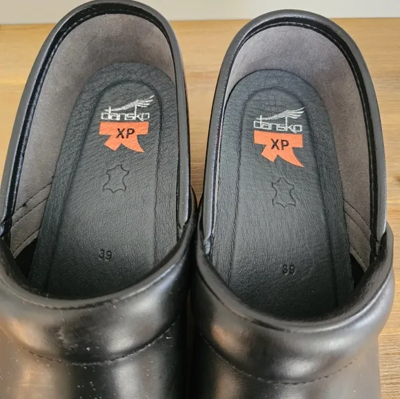 NWOB DANSKO XP 2.0 Womens Professional Waterproof Black Leather Shoes Clogsno