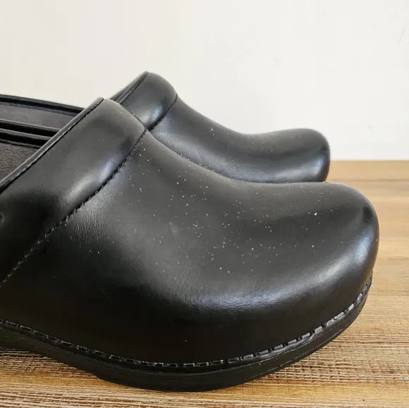 NWOB DANSKO XP 2.0 Womens Professional Waterproof Black Leather Shoes Clogsno