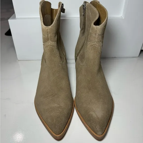 NWOB Dolce Vita Solow Suede Pointed Toe Cowboy Western Boots Size 8