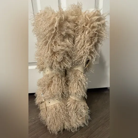 NWOB Dolls Kill / Club Exx Sand Wild Instincts Faux Fur Boots