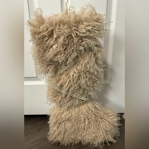 NWOB Dolls Kill / Club Exx Sand Wild Instincts Faux Fur Boots