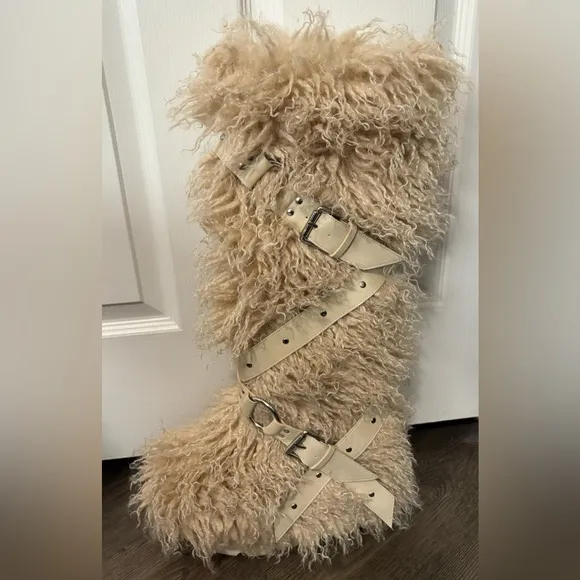 NWOB Dolls Kill / Club Exx Sand Wild Instincts Faux Fur Boots
