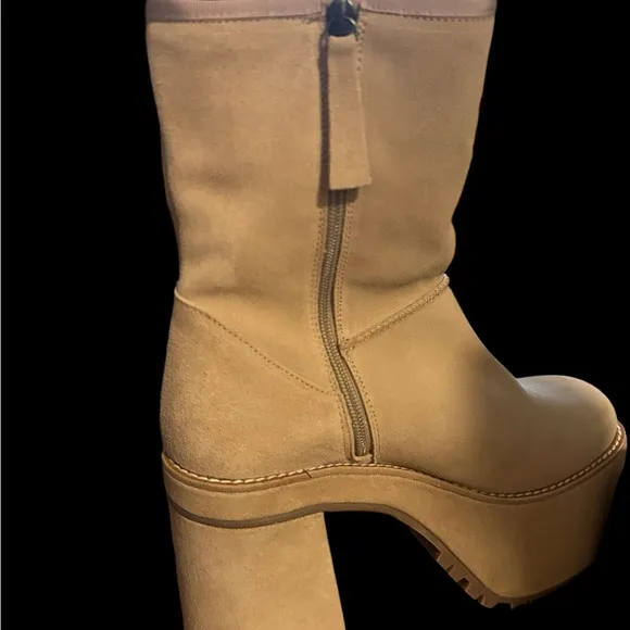 NWOB Free People Montreal Platform Boots (light tan Suede) $298